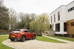 Lexus UX250h F-Sport 2019 года (UK)